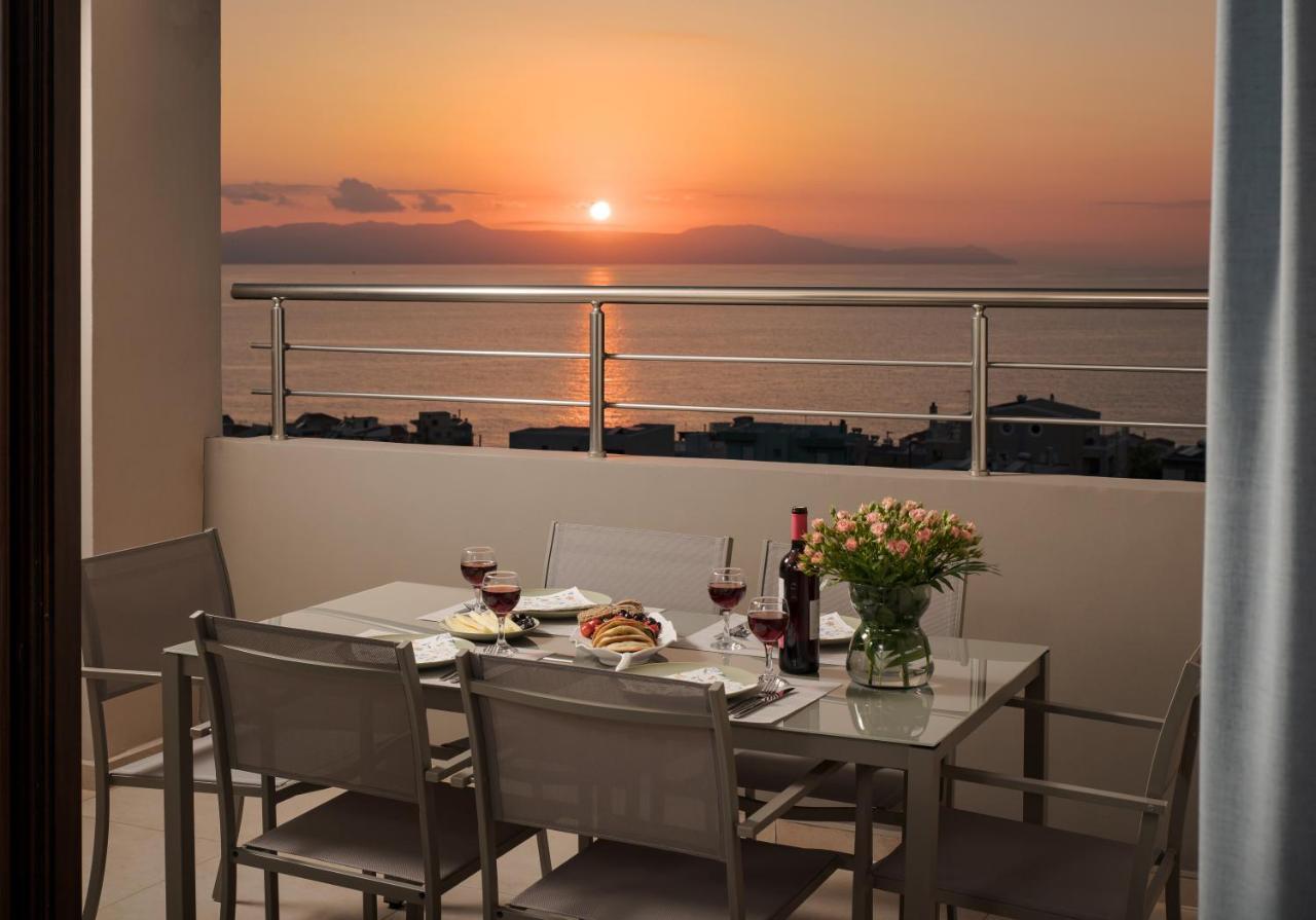 Overview Chania With Sea View And Amazing Sunset Exteriör bild