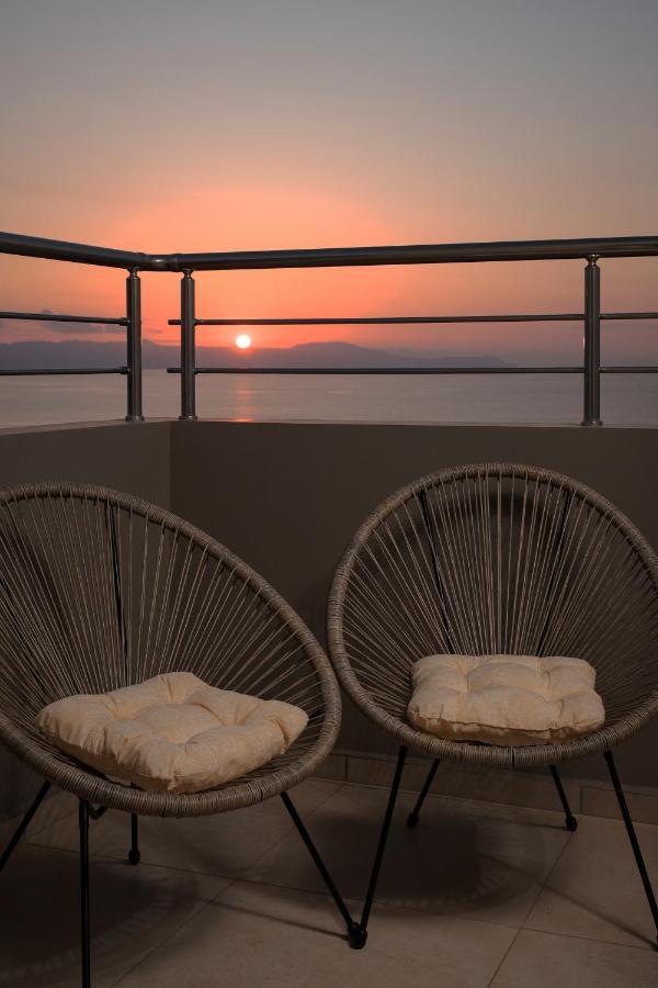 Overview Chania With Sea View And Amazing Sunset Exteriör bild